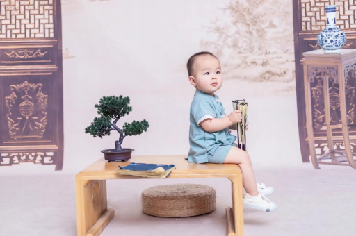 代怀包生男孩机构孕妇尖肚子和圆肚子